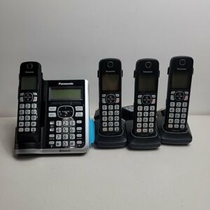 Panasonic KX-TGF970 Cordless Phone System - 4 Phones/3 Handsets - Works Tested